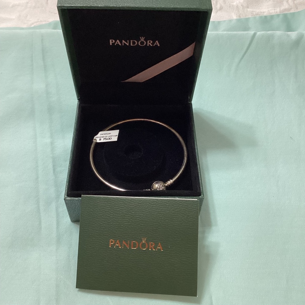 Pandora Hearts of Winter 8.3 Bracelet NIB
